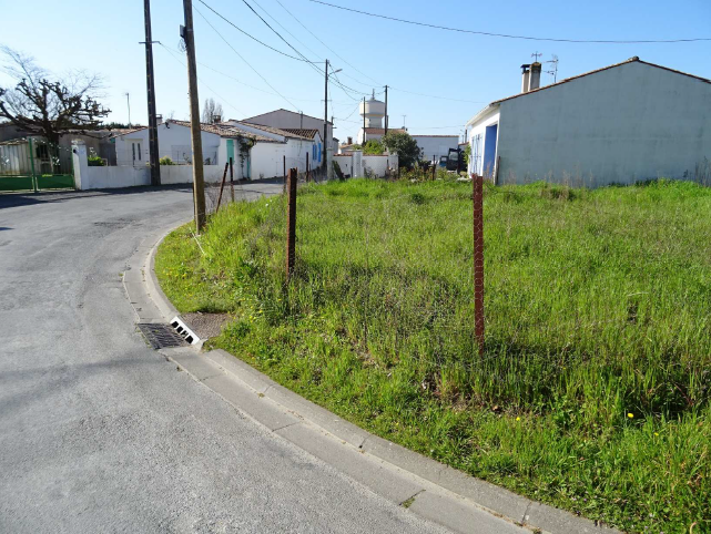 Vente aux enchères publiques en vingt-et-un lots